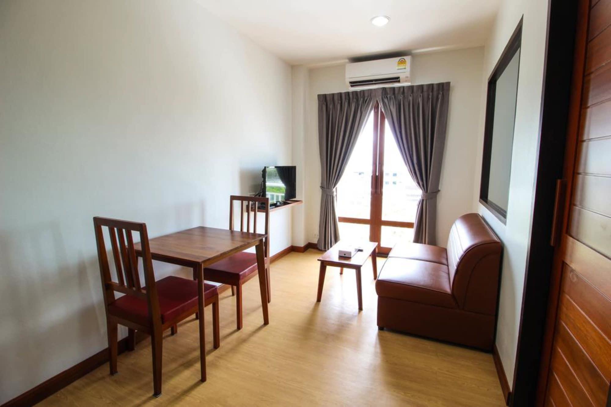 Tai-Shan Suites Ratchaburi Esterno foto