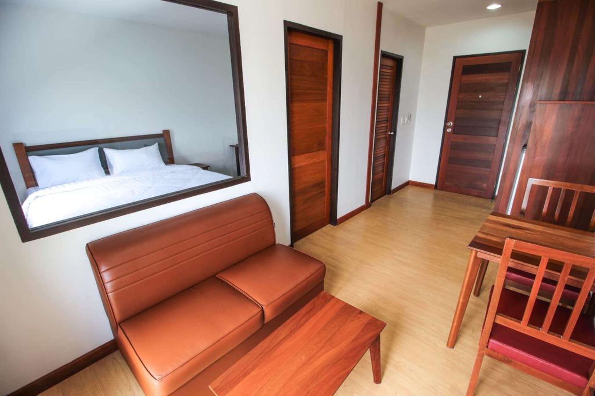 Tai-Shan Suites Ratchaburi Esterno foto