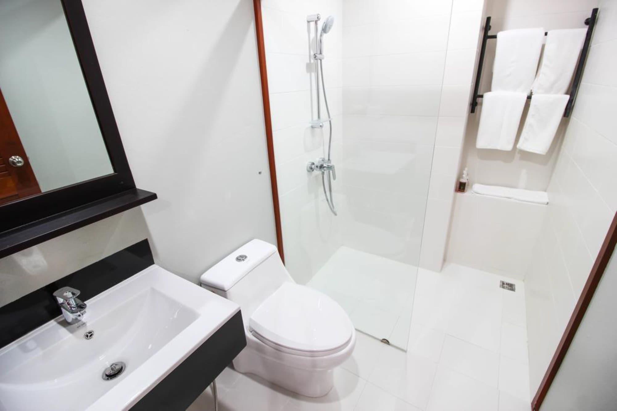 Tai-Shan Suites Ratchaburi Esterno foto