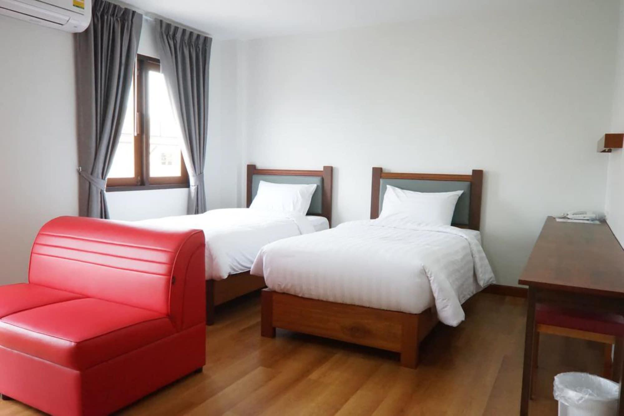Tai-Shan Suites Ratchaburi Esterno foto