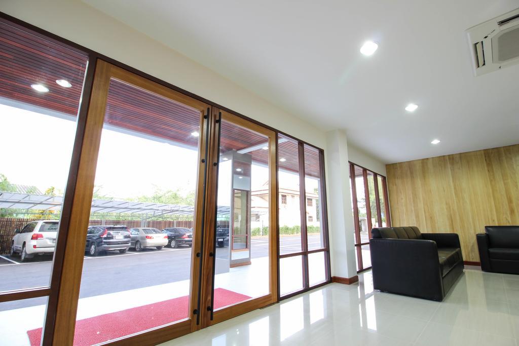 Tai-Shan Suites Ratchaburi Esterno foto