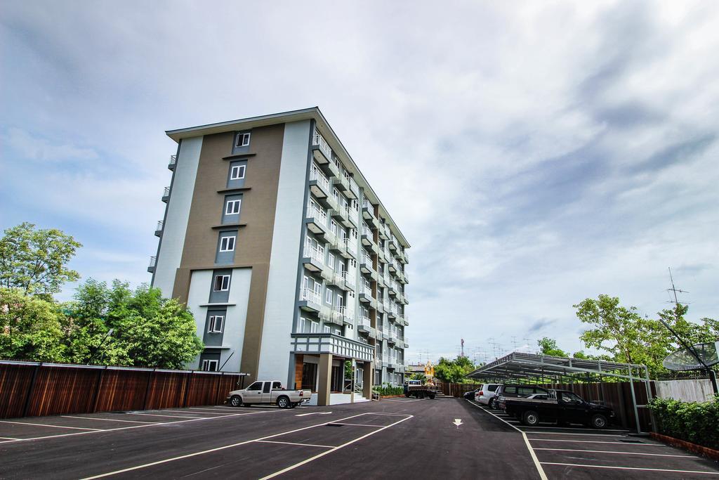 Tai-Shan Suites Ratchaburi Esterno foto