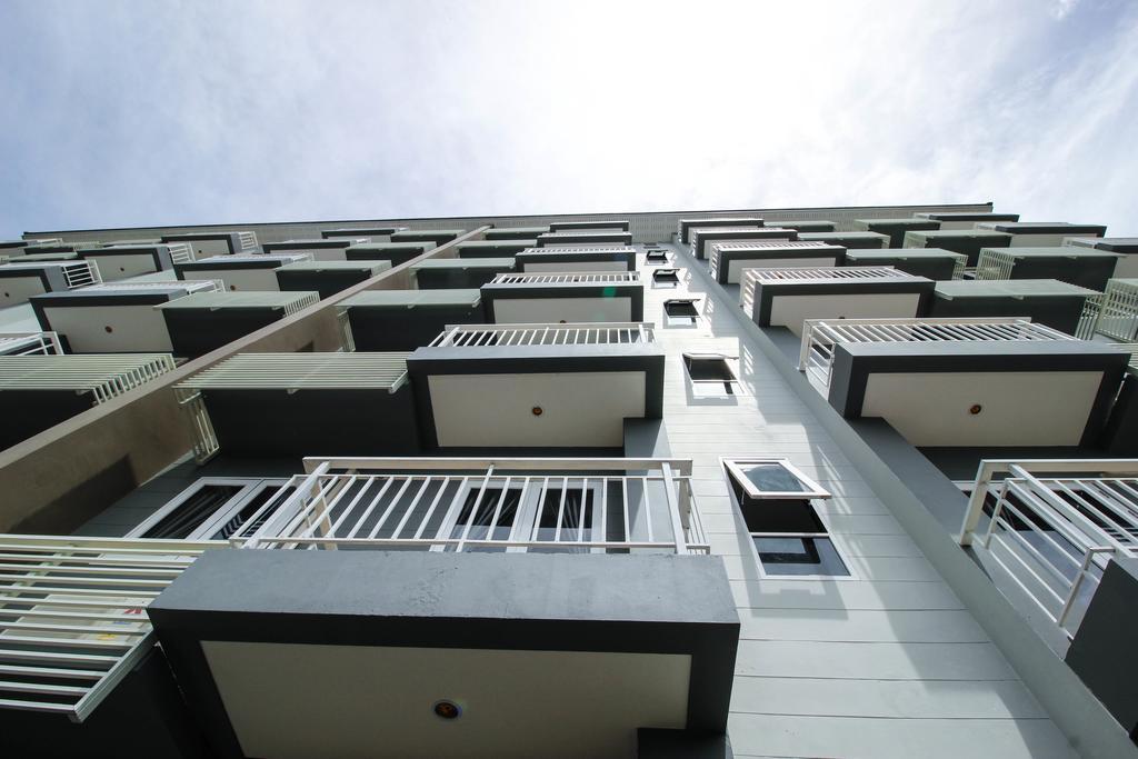 Tai-Shan Suites Ratchaburi Esterno foto