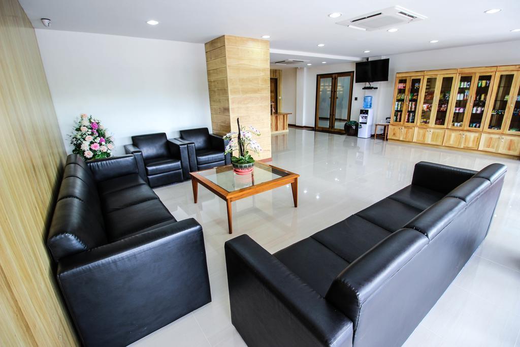 Tai-Shan Suites Ratchaburi Esterno foto