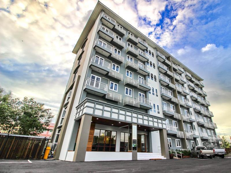 Tai-Shan Suites Ratchaburi Esterno foto