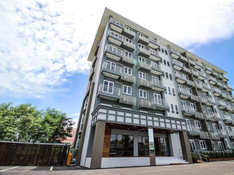 Tai-Shan Suites Ratchaburi Esterno foto